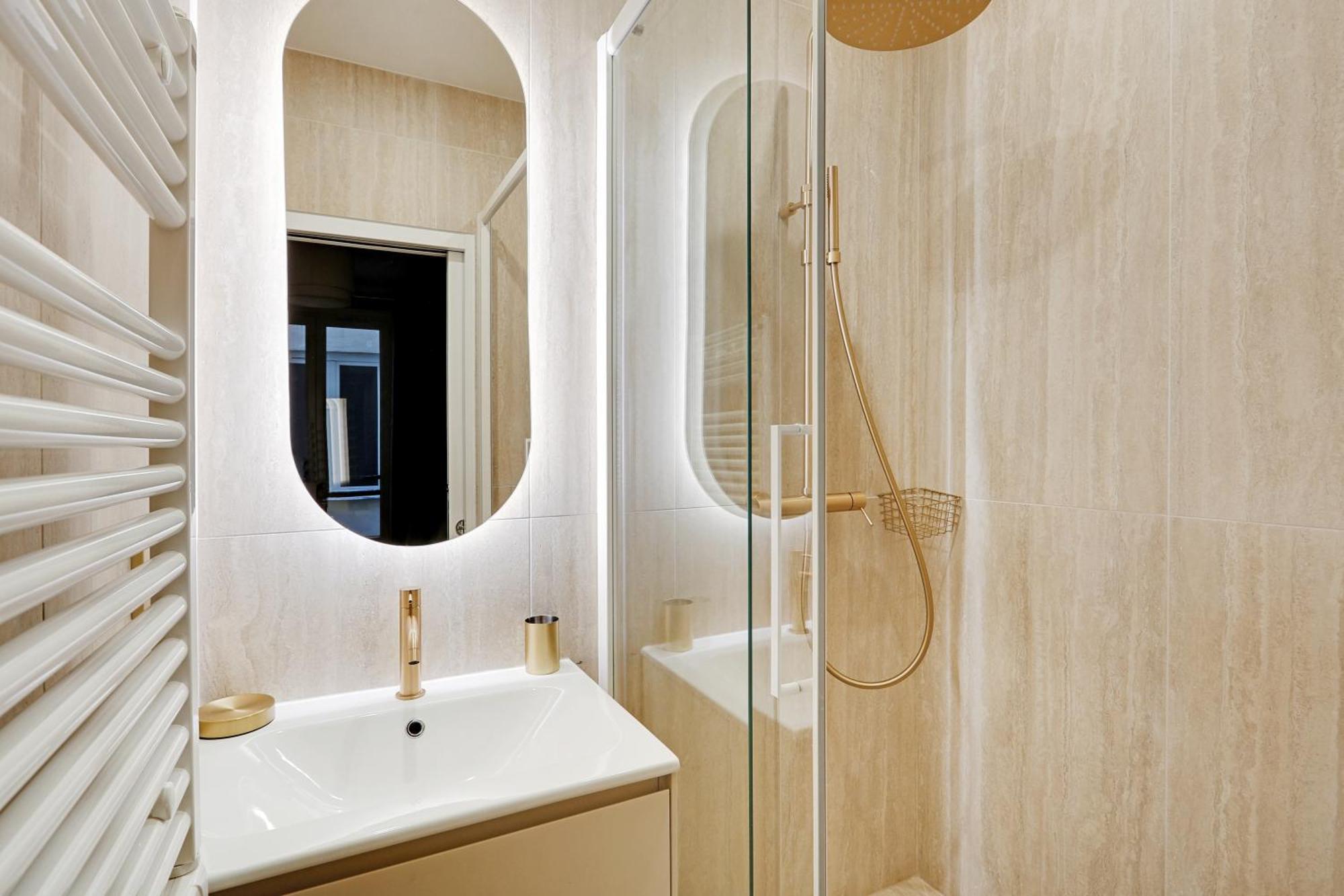 Pick A Flat's In Opera Saint Lazarre - Rue De L'isly Appartement Paris
